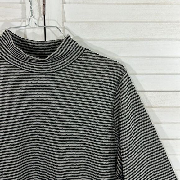 Chico's Zenergy Top Size 1 (8) Mock Neck Long Sleeve - Picture 5 of 16